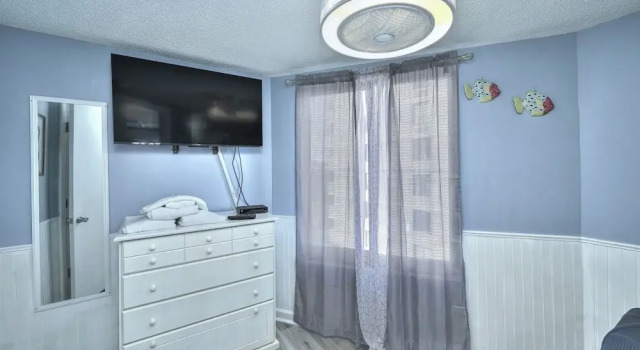 Номер Deluxe Units at St. Clements at Caravelle by Elliott Beach Rentals