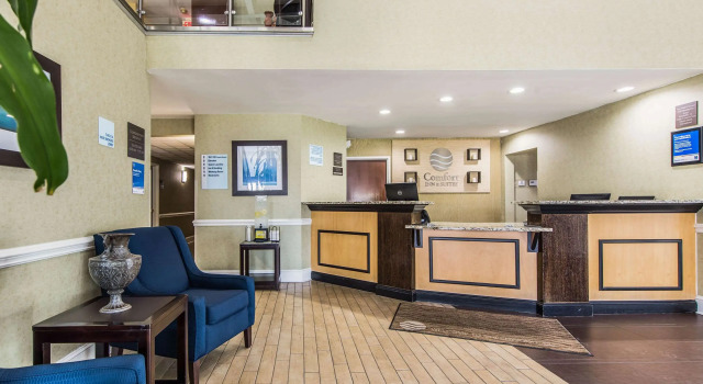 Comfort Inn & Suites Greenwood near University