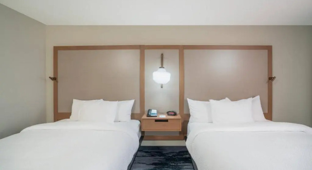 Четырёхместный номер Standard Fairfield Inn & Suites Memphis I-240 & Perkins
