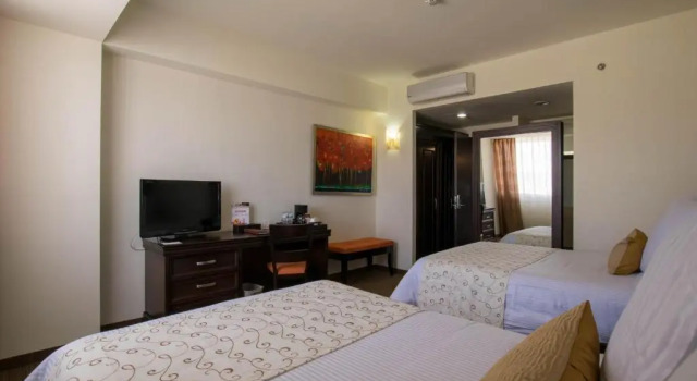 Четырёхместный номер Standard Hotel Stadium Leon