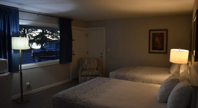 Четырёхместный номер Standard Lake Cadillac Resort