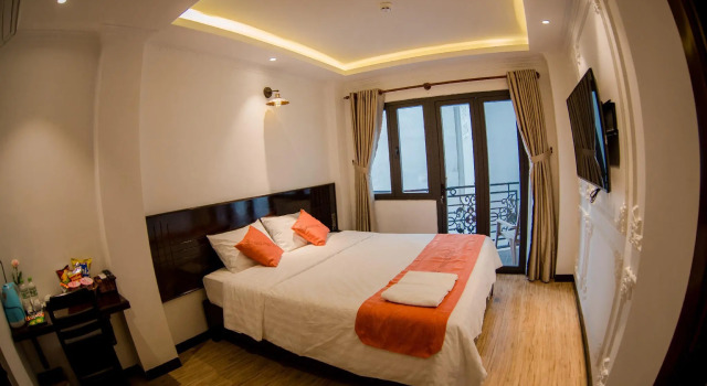 Lotus Laverne Hotel, Забронировать Отель Отели Куан-Бинь-Тхань с парковкой, Парковка