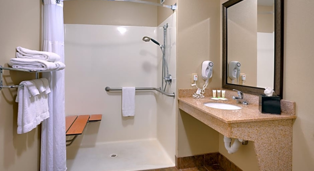 Люкс c 1 комнатой Staybridge Suites Peoria Downtown by IHG