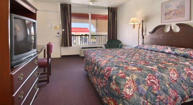 Super 8 by Wyndham Oklahoma Fairgrounds