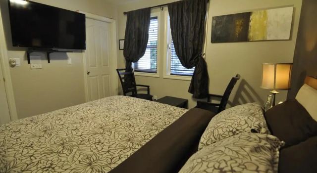 Двухместный номер Deluxe с видом на сад Cornerstone Bed and Breakfast
