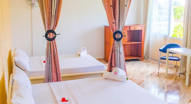 Четырёхместный семейный номер Standard Cambria Hotel