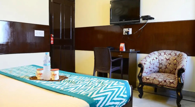 OYO Rooms IGI Airport 3, Забронировать Отель Отели Нью-Дели 3 звезды, 3*