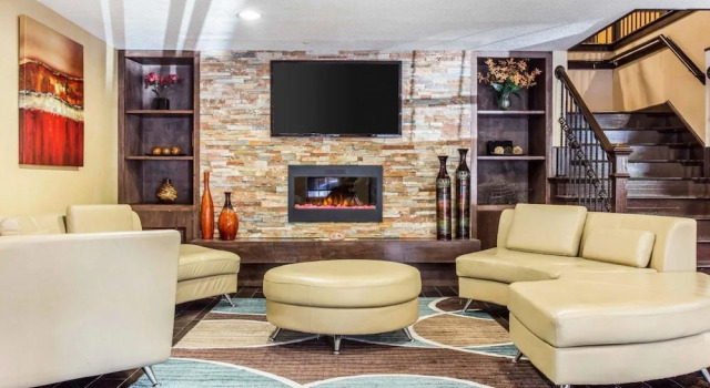 Comfort Inn & Suites Galleria, Boek Hotel Hotels in Georgia met parkeren, Parkeren