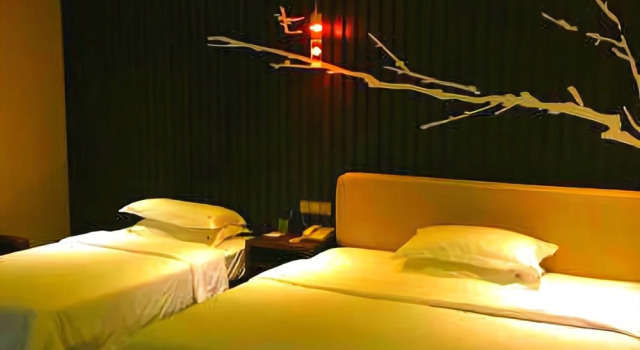 Jiangmen Charming Hotel, Boek Hotel Hotels in Guangdong met parkeren, Parkeren