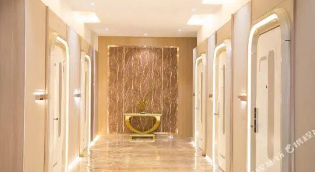 Songyi Future Hotel (Urumchi Airport), Book Hotel Hotels in Xinjiang with Parking, Parking