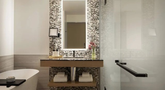 Четырёхместный номер Premium InterContinental Seattle Bellevue, by IHG