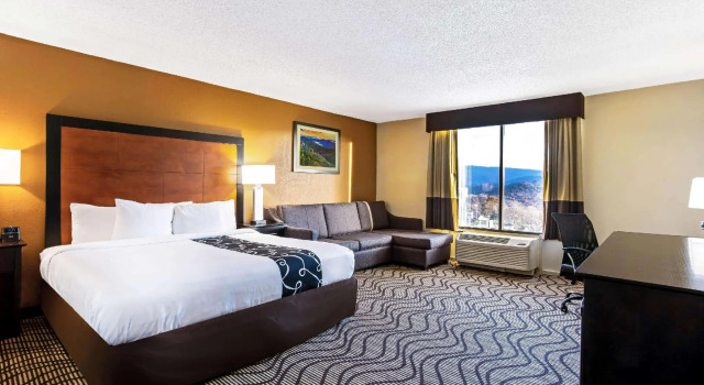 Двухместный люкс Garner Hotel Wytheville East by IHG