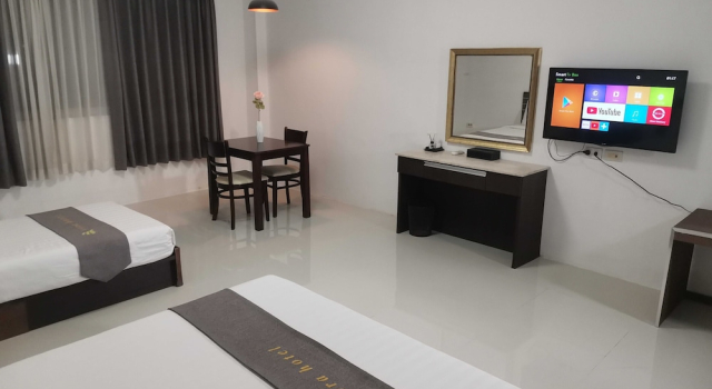 Luksusowy trzyosobowy pokój Townhouse Oak Vera Hotel Near Clark International Airport