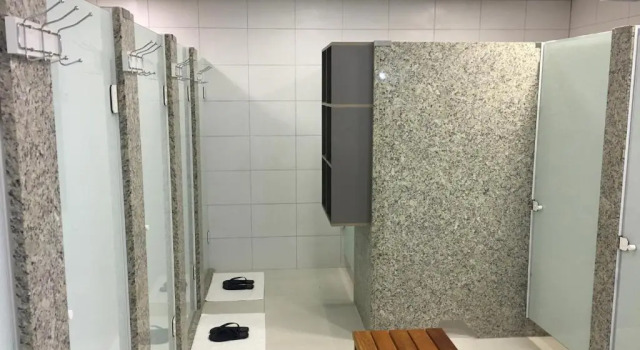 Кровать в общем номере (мужской номер) Eleganz Suítes Exclusive Centro