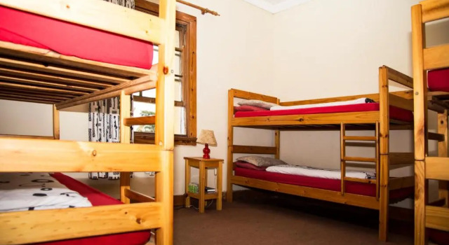 Четырёхместный номер Standard Jikeleza International Backpacker Lodge