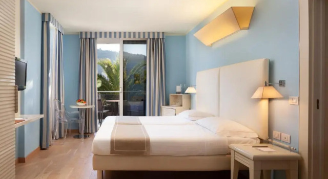 Двухместный номер Standard с балконом Hotel Kristal Palace