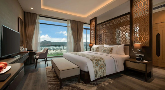 Люкс c 1 комнатой Курортный Отель Wyndham Grand KN Paradise Cam Ranh