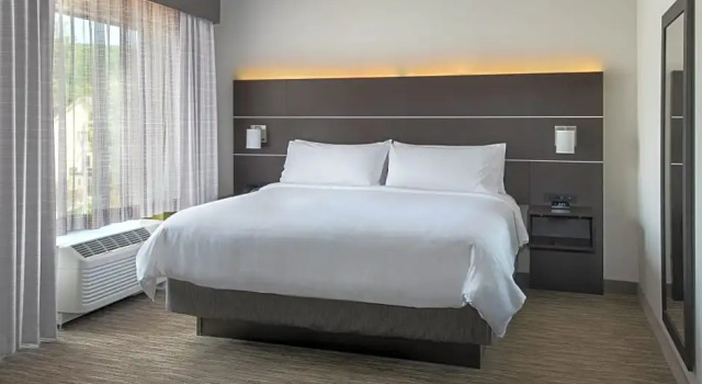 Двухместный люкс c 1 комнатой Holiday Inn Express Great Barrington by IHG