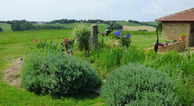 Gite Chambre dhotes insolite dans un pigeonnier à 5 minutes de Marciac Gers, Réserver Hôtel Hôtels et hébergements à Marciac, Hôtel