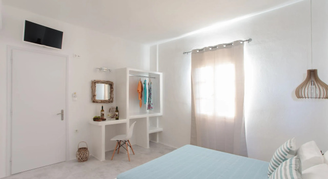 Manios Suites