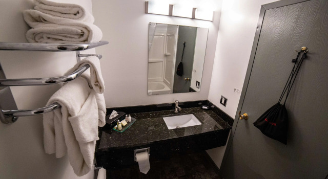 Четырёхместный номер Standard Prestige Hudson Bay Lodge & Conference Centre, WorldHotels