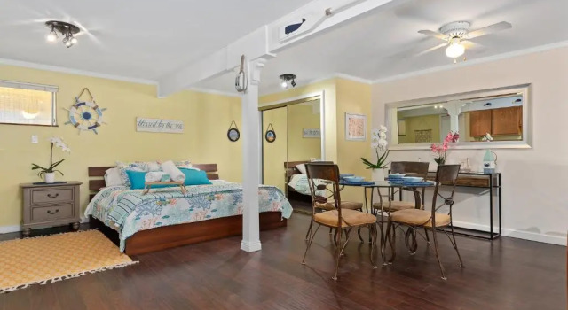 Santa Barbara Cozy Studio with Private Patio