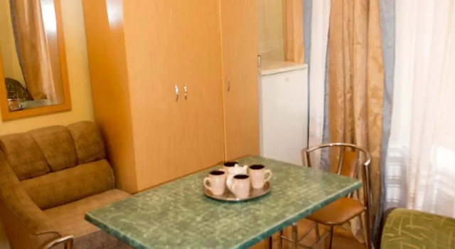U Grafini Leschinskoy, Rezervovat Hotel Jalta 