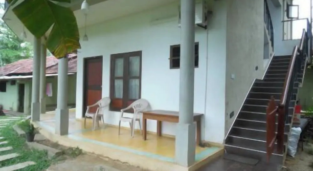 Трёхместный номер Standard с балконом Travellers Home Hotel