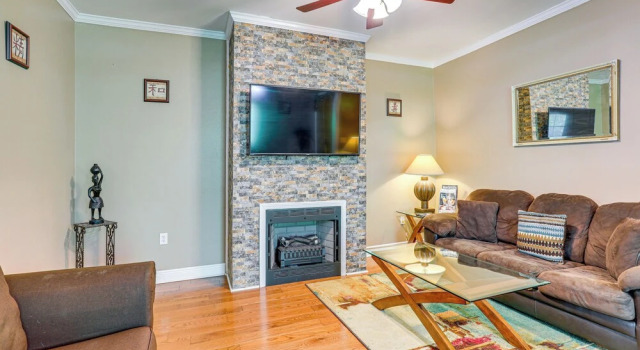 Historic Home + Carriage House in Mid-city Nola!