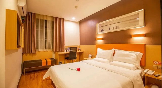 7 Days Youpin Hotel (Chengdu Dufu's Thatched Cottage Branch)