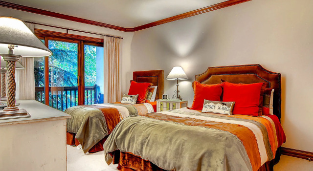 Oxford Court by East West Hospitality, Забронировать Отель Отели Бивер-Крик 3 звезды, рядом с Гонконгский Диснейленд, 3*