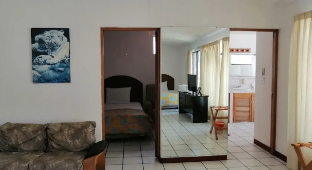 Пятиместный номер Standard Novohostal B&B