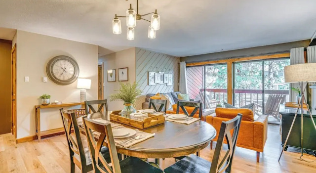 Апартаменты 1 Block to Main St: Modern Breckenridge Condo!
