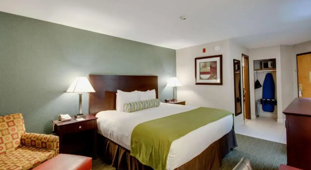 Номер Standard Best Western Plus, The Inn at Hampton