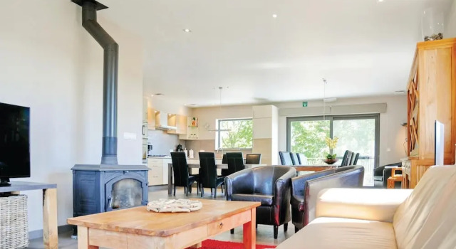 Nice Home in Somme-leuze With 5 Bedrooms and Wifi, Забронировать Отель Сом-Лёз провинция Намюр