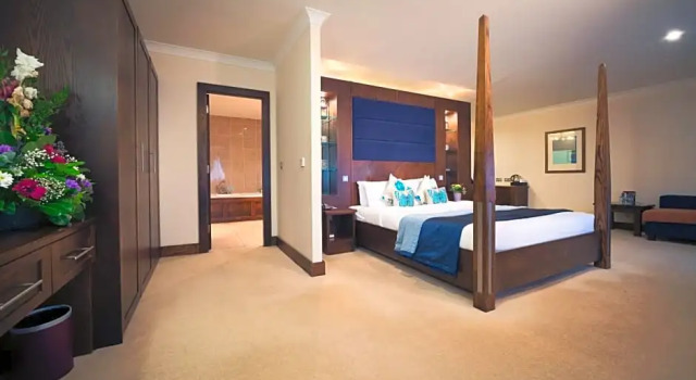 Люкс Cavan Crystal Hotel