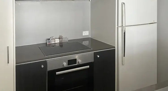 Апартаменты с 2 комнатами с балконом и с красивым видом из окна Curtis Central Apartments Official