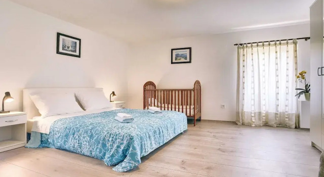 Apartment With Modern Decor and Spacious Garden, 3 km From the Beach, Rezervovat Apartmán Hotely v Pula Region s parkováním, Parkování