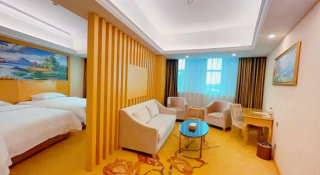 Люкс Business Poliya Hotel (Foshan Guanyao Plaza)