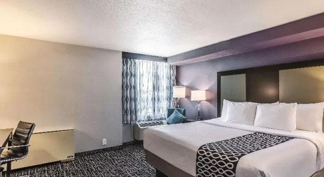 Двухместный номер Standard с красивым видом из окна La Quinta by Wyndham Colorado Springs North