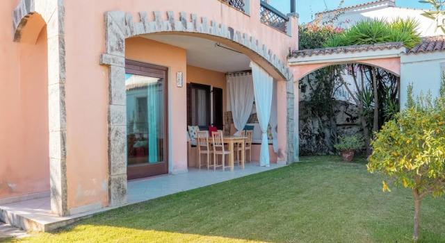 Villa Victoria 1.5 Km From The Beach