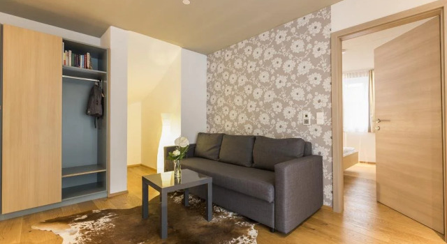 Room 5 Apartments