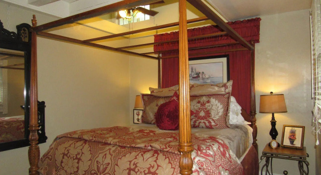 Peace & Plenty Inn Bed and Breakfast Downtown St Augustine-Adults Only, Забронировать Отель Отели Сент-Огастин с завтраком, рядом с Cathedral Basilica of St. Augustine, Завтраки