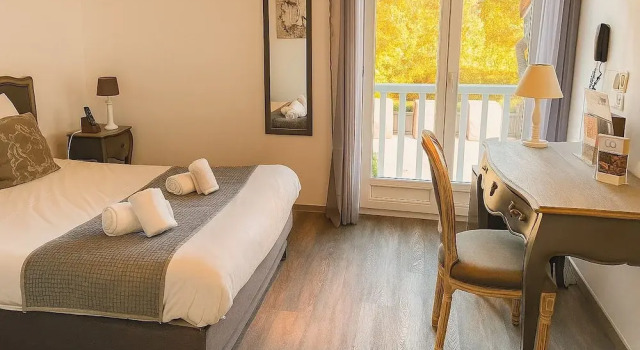Двухместный номер Standard с видом на парк Logis Hôtel Blue Garden