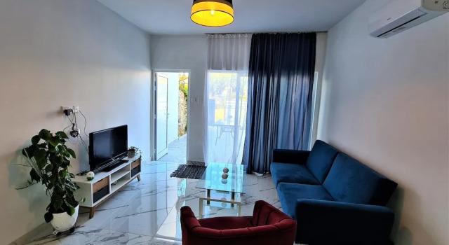 Paphos Light House Apartment, Rezerwuj Apartament Hotele w Pafos z parkingiem, w pobliżu Paphos Archaeological Park, Parking