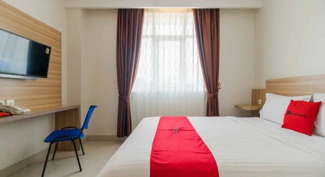 RedDoorz near Simpang Patal Palembang, Prenota Hotel Palembang Sumatra