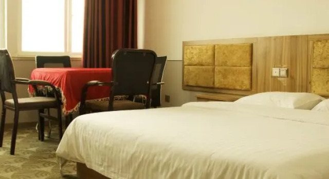 Люкс Xinyang New Century Business Hotel