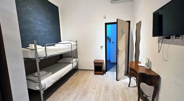 Seng i sovesal (sovesal til kvinder) Cialdini 13 Roma