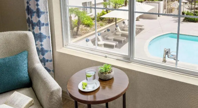Двухместный номер Standard с балконом и с частичным видом на океан Hilton Garden Inn Carlsbad Beach