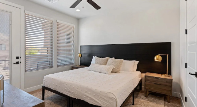 Desert Escape by RedAwning, Varaa Villa Washington 